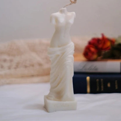 Set of 2 White Venus Sculptural Candles